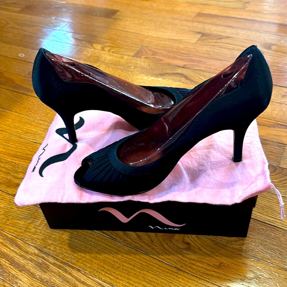 Nina Black Luster Satin shoes size 9.5 worn 1 time